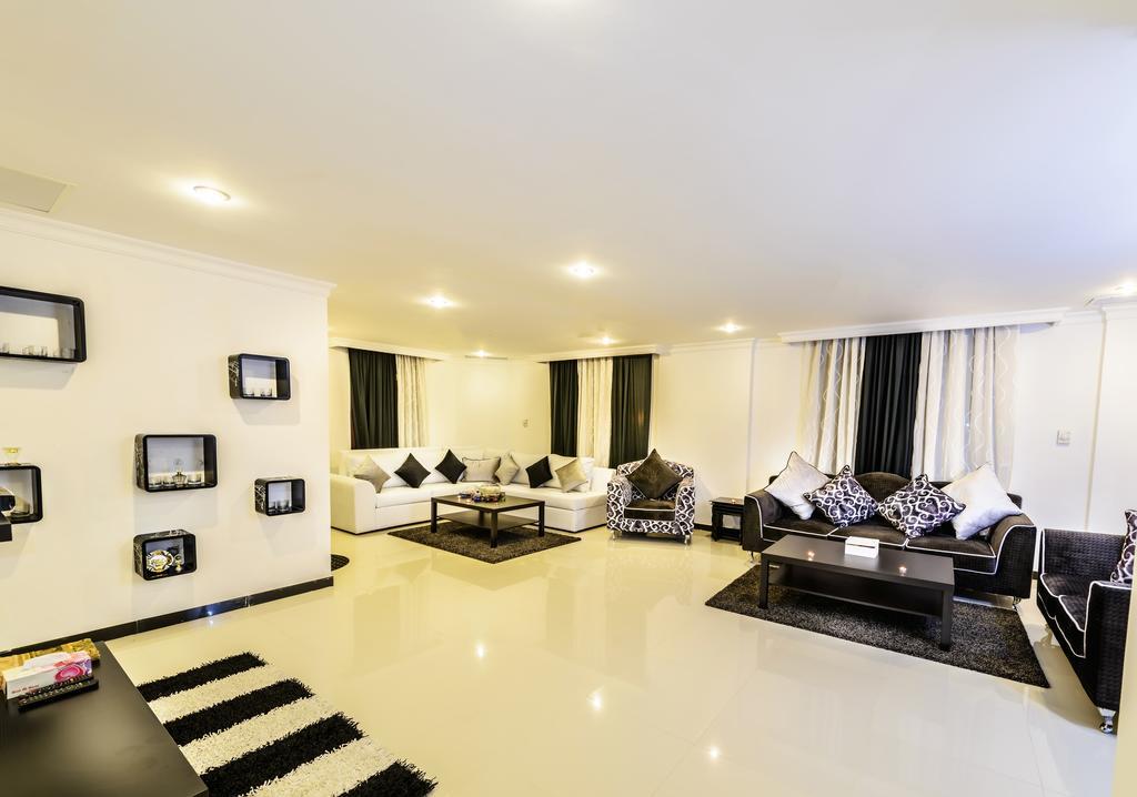 Bravo Royal Hotel Suites Koeweit Buitenkant foto