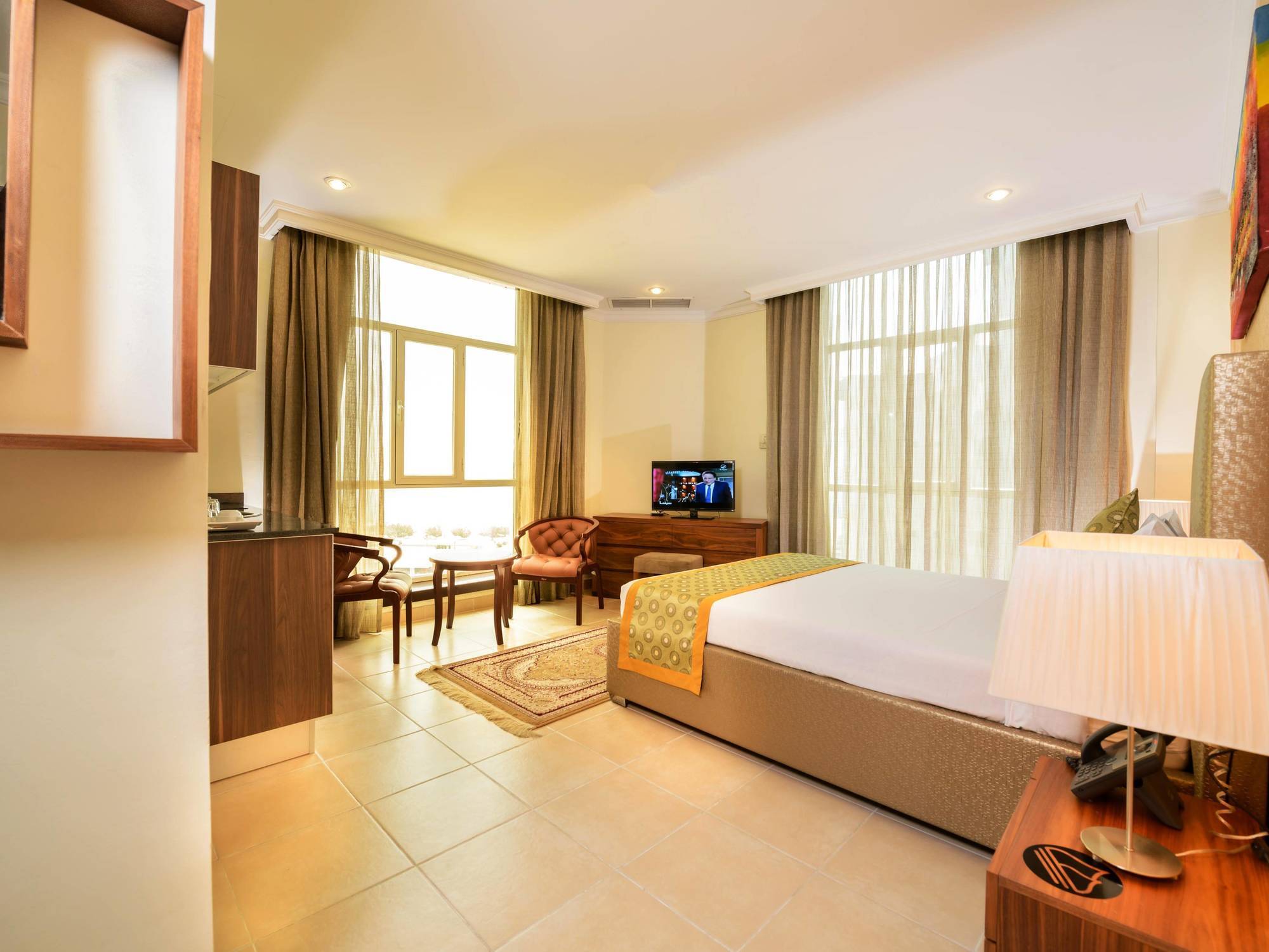 Bravo Royal Hotel Suites Koeweit Buitenkant foto