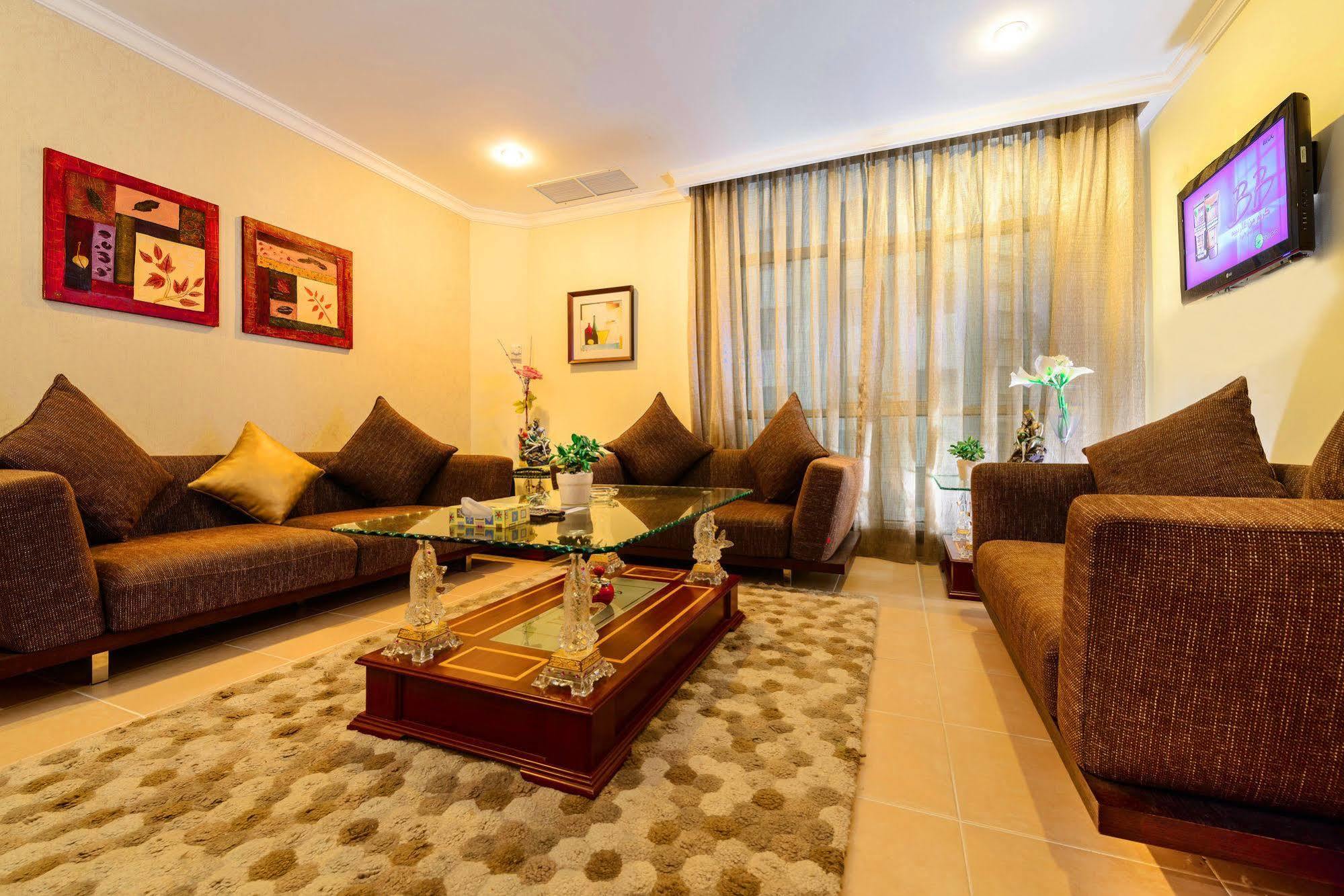 Bravo Royal Hotel Suites Koeweit Buitenkant foto