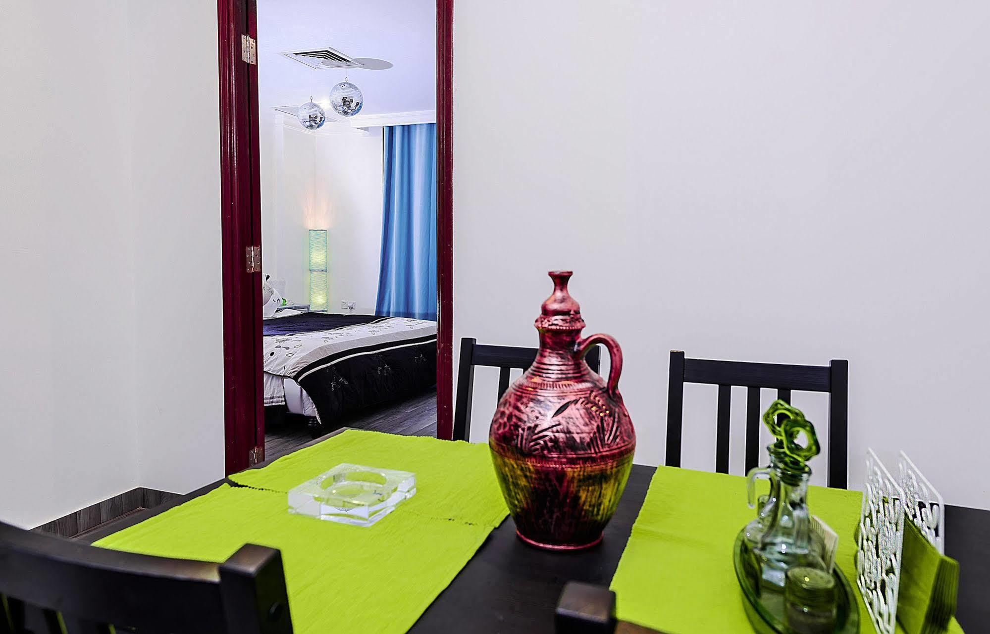Bravo Royal Hotel Suites Koeweit Buitenkant foto
