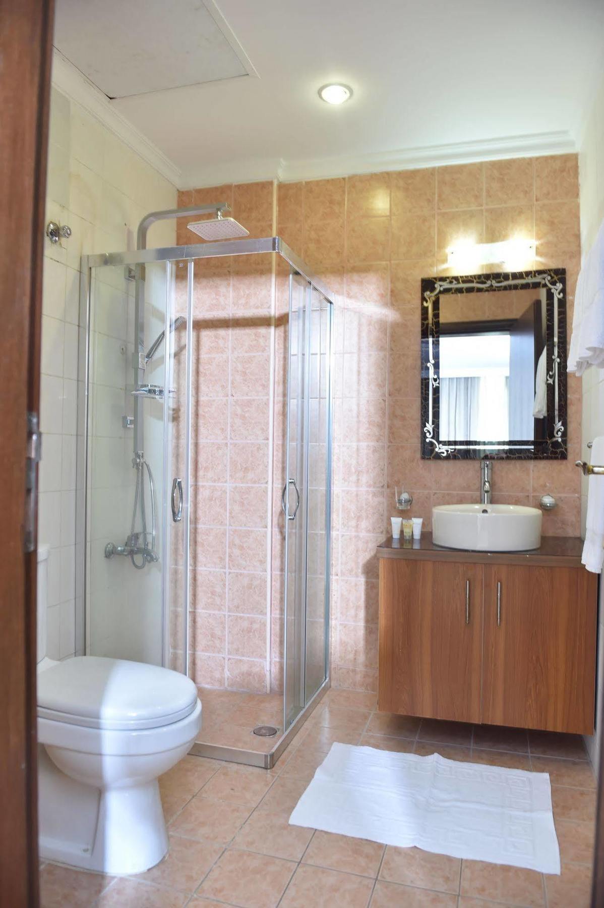 Bravo Royal Hotel Suites Koeweit Buitenkant foto