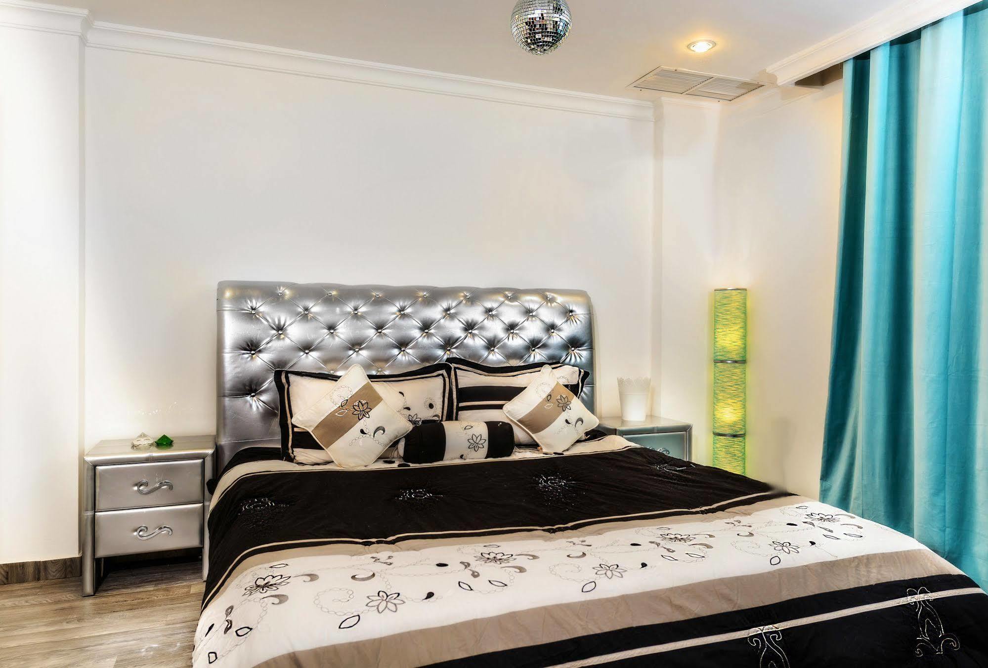 Bravo Royal Hotel Suites Koeweit Buitenkant foto